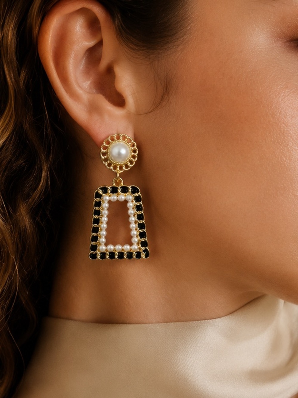 Gold Elegant Earrings